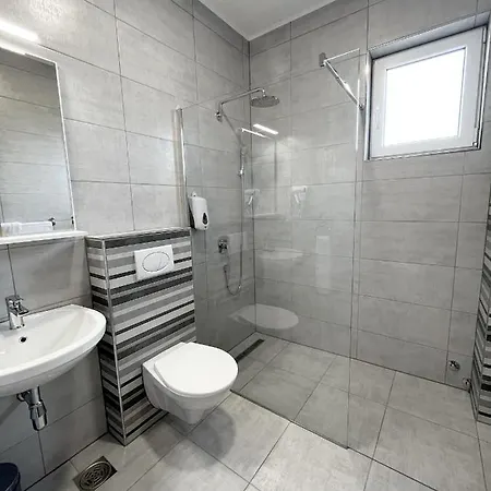 Couette-café ćaka Luxury Rooms&restaurant