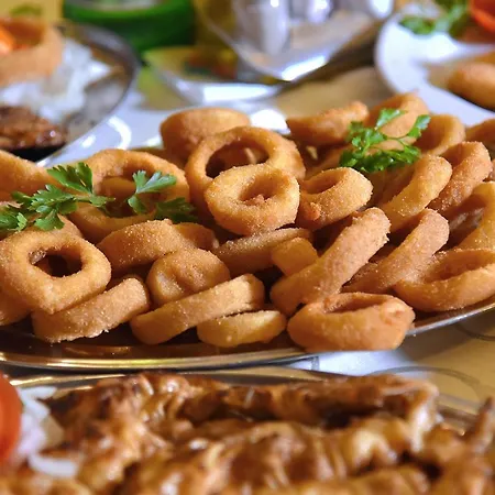 ćaka Luxury Rooms&restaurant Couette-café