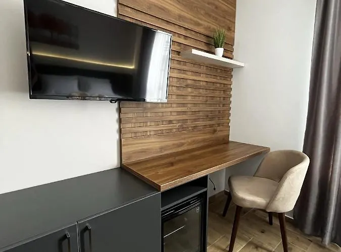 ćaka Luxury Rooms&restaurant Couette-café 3*