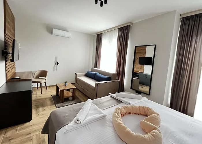 ćaka Luxury Rooms&restaurant Couette-café